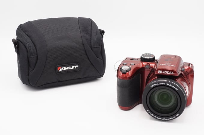 Kodak Pixpro AZ405 - Compactcamera - Rood - + 32GB geheugenkaart - + Tas