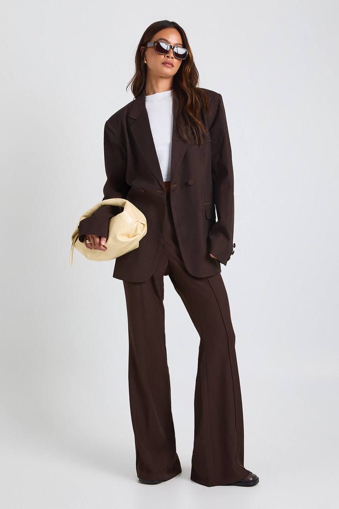 boohoo Dames Lang, dubbelgeknoopte, getailleerde blazer op maat | Chocoladebruin | Maat: 36