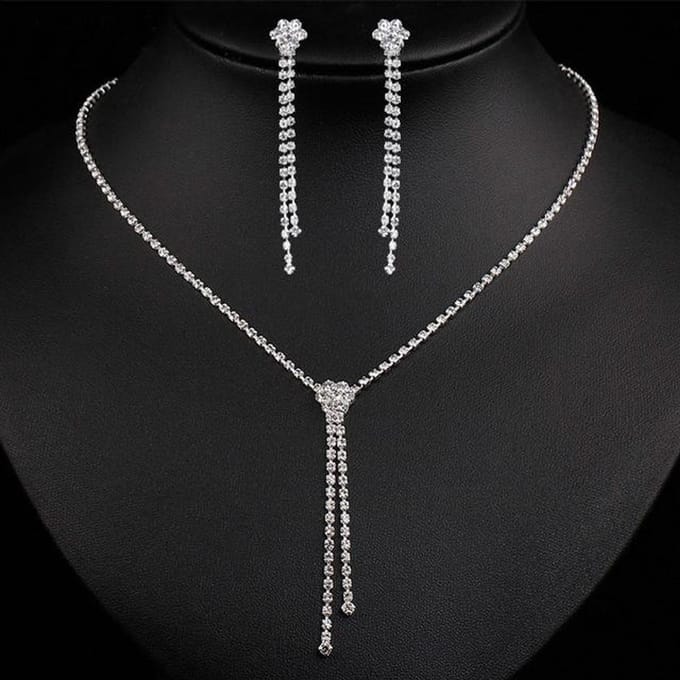 Accessoires Fleur Simple Diamant Frangé Collier Boucles d'oreilles Ensemble, Accessoires de Mariage Nuptial Polyvalent argenté