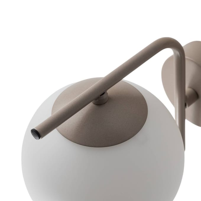 Domiluce Aurora wandlamp, beige, glas, 17 cm hoog, globe, E14