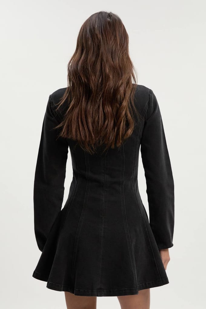 boohoo Dames Denimjurk met lange mouwen en naaddetails | Washed Black | Maat: 34