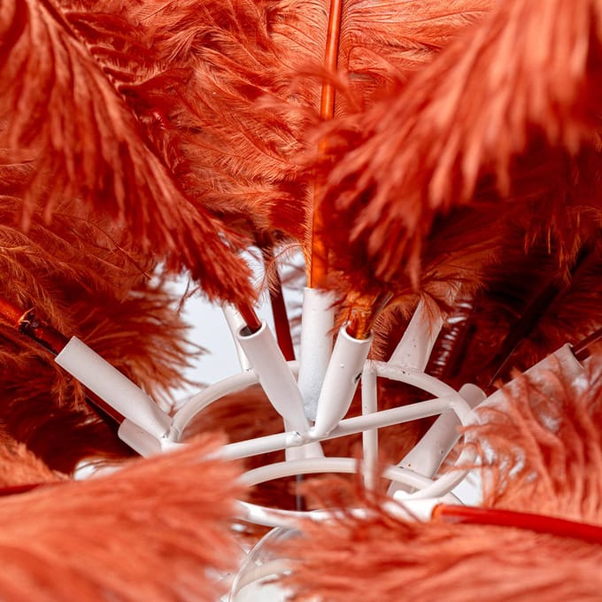 KARE Feather Palm tafellamp met veren, roestrood
