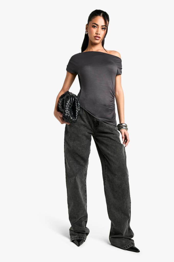 boohoo Dames Superzacht Draperende Off-Shoulder Geraffelde Top | Houtskool | Maat: 40