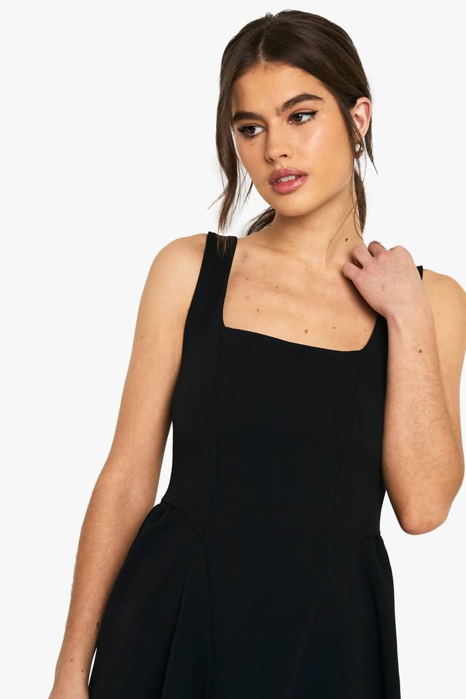 boohoo Dames Square Neck Full Skirt Mini Dress | Black | Maat: 8