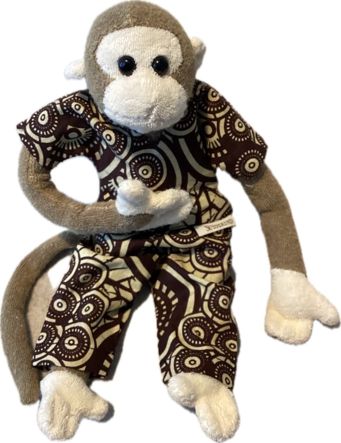 Sussekind knuffelaapje met kleertjes