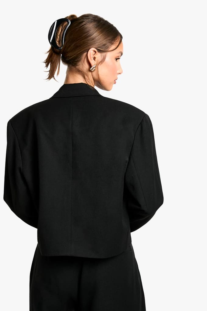 boohoo Dames Woven Shoulder Pad Boxy Cropped Blazer | Zwart | Maat: 38