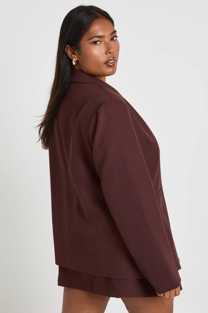 boohoo Dames Plus Gouden Afwerking Enkelrijgezette Blazer | Chocolate | Maat: 16