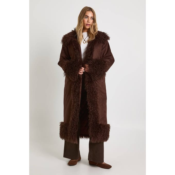 boohoo Dames Namaakbontaccent Namaaksuede Maxi Jas | Chocolate | Maat: 12
