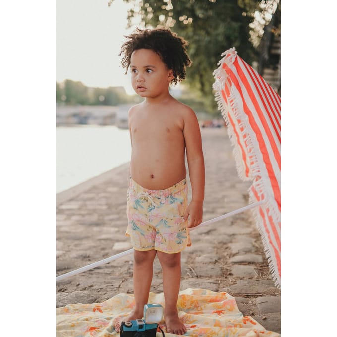 Louise Misha Swim Shorts Aderi Soft Honey Parrots Größe: 9M | Bademode Outlet | kids