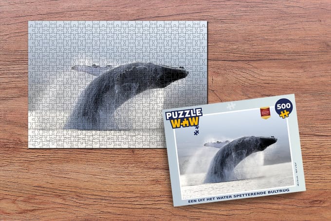 Puzzel Een uit het water spetterende Bultrug - Legpuzzel - Puzzel 500 stukjes