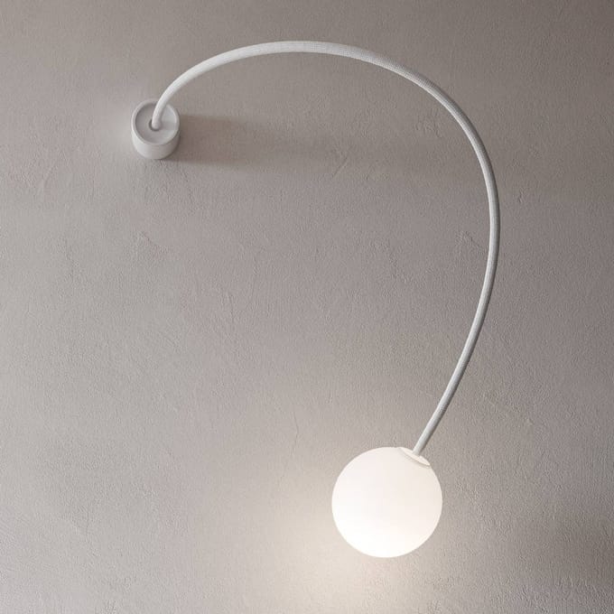 Karman wandlamp Moony, wit, Ø 15 cm, uitsprong 100 cm glas