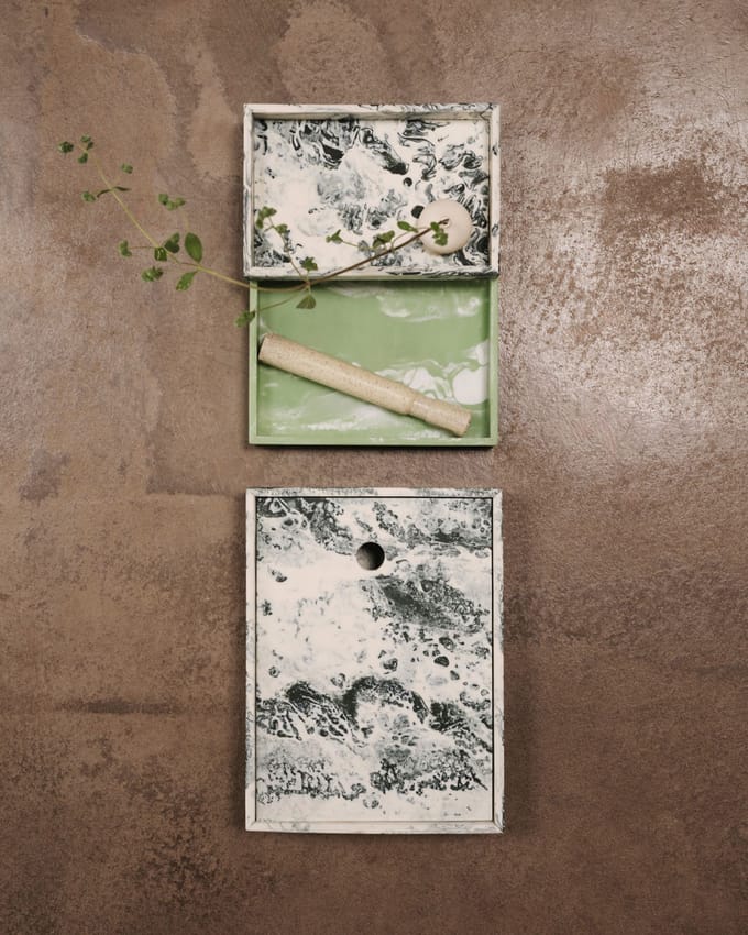 Mist Box-15x20-EmeraldOff-white