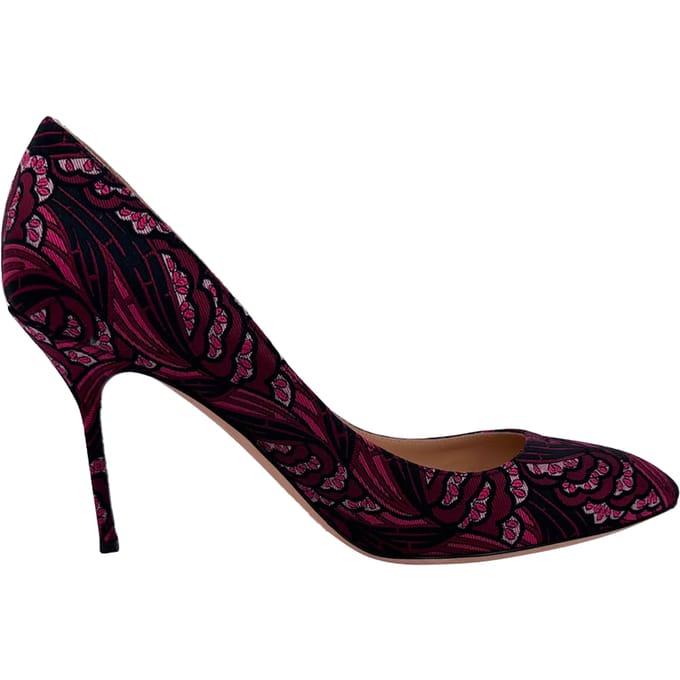 Sergio Rossi Bloemenprint Punttenen Pumps in Zwarte Canvas
