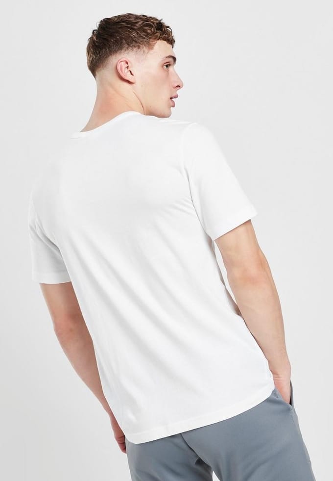 Nike Sportswear Retro Air Max T-shirt in wit