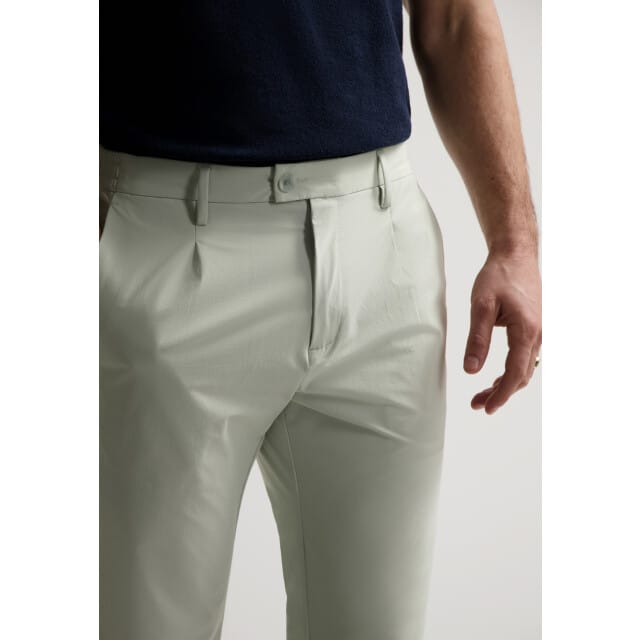 Dstrezzed Ds logan tech chino