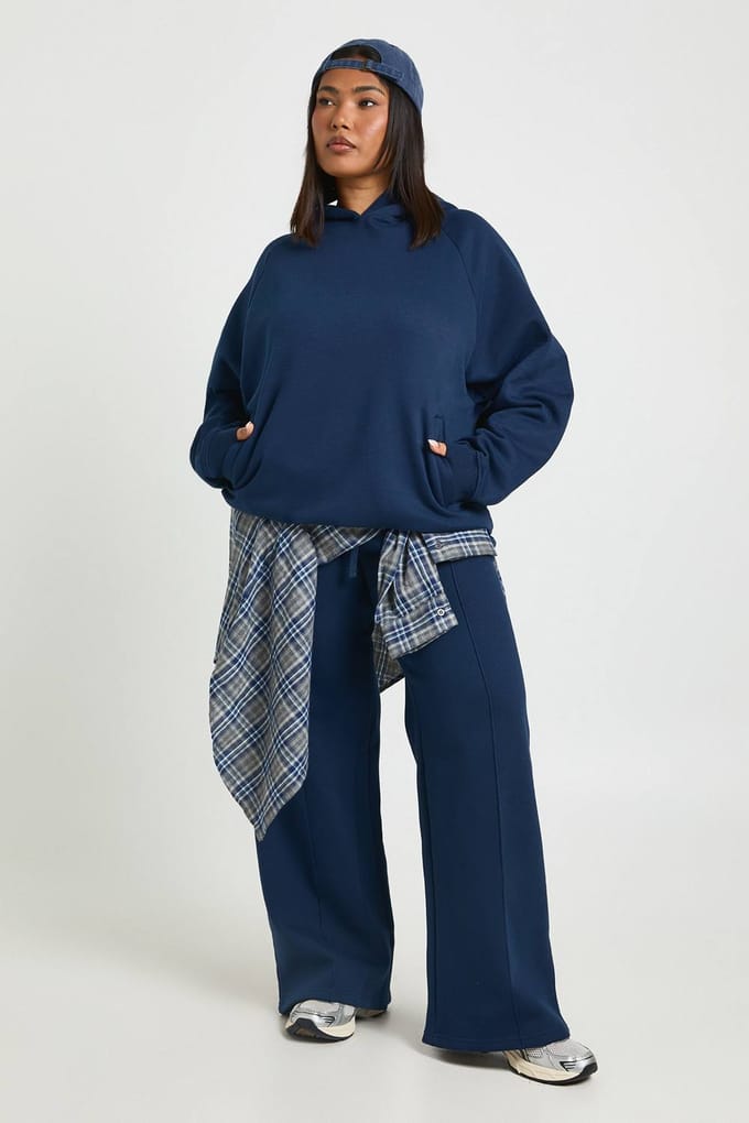 boohoo Dames Plus Core Basic Raglan Naad Oversized Hoodie | Marineblauw | Maat: 54