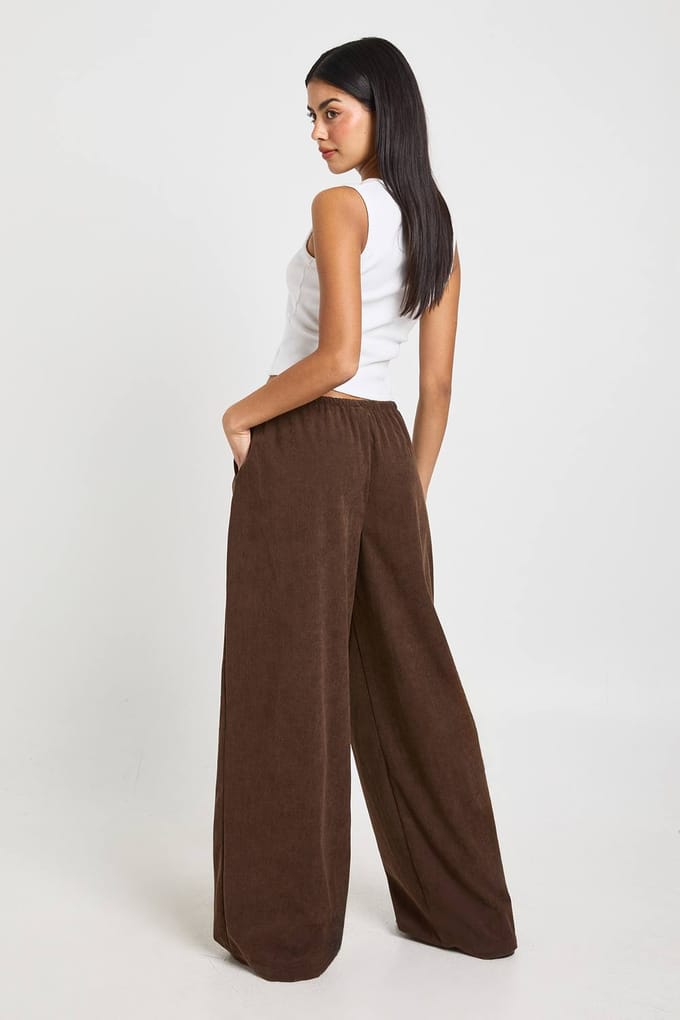 boohoo Dames Corduroy Wijde Pijpen Broek | Chocoladebruin | Maat: 44