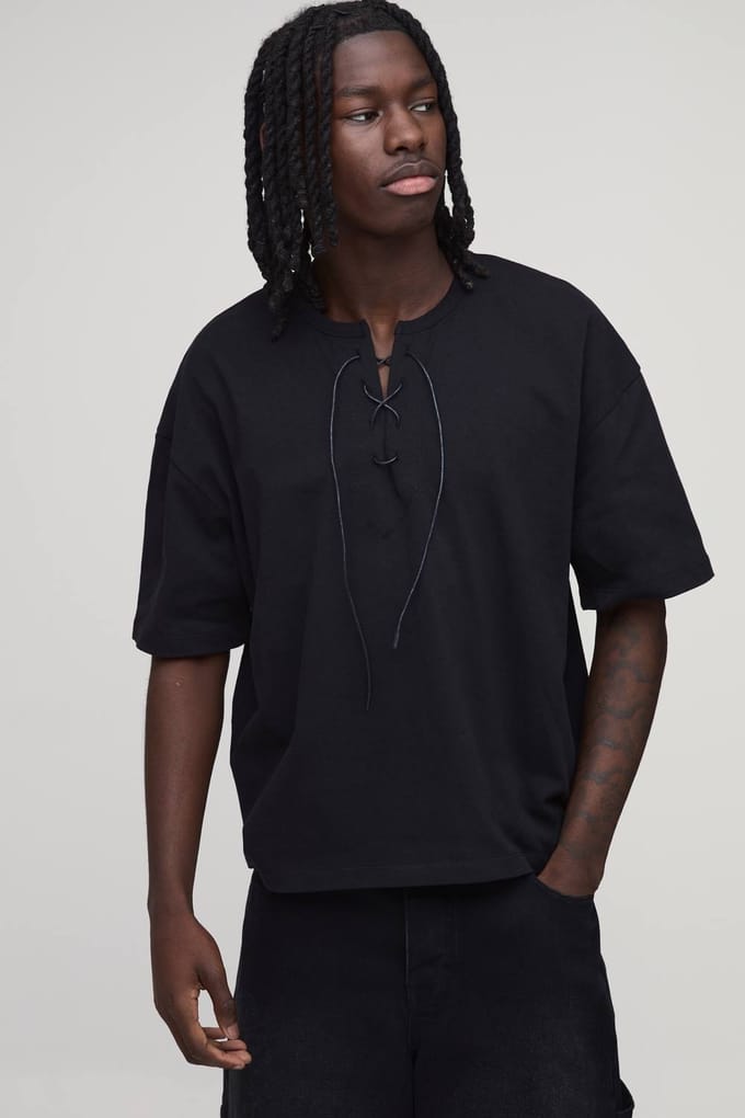 Oversized Boxy T-shirt Met Trekkoord En V-hals | Black | Size Large