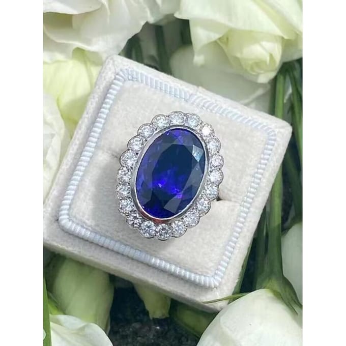 Rubis Couleur Tanzanite Bleu Foncé Anneau Fermé No. 9 gray