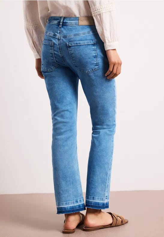 High Waist jeans met flared pijpen en decoratieve zoom