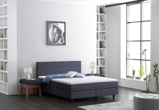 Boxspring kleur Ivory 140x200cm compleet met nasa foam 3D topper.