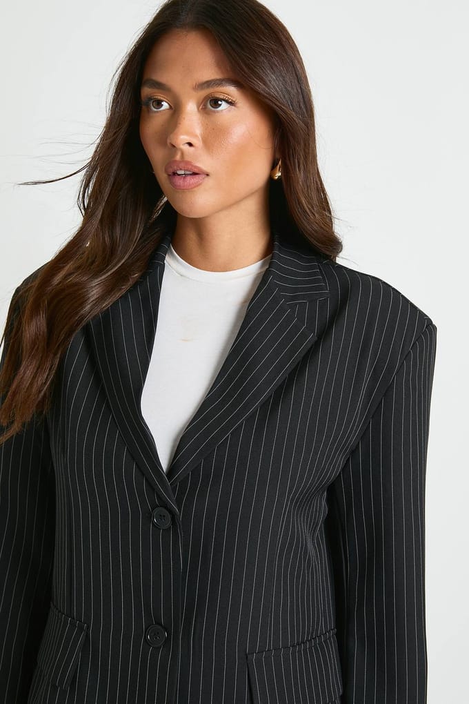 boohoo Dames Blazer met pinstripe en oversized boxy pasvorm | Black | Maat: 10