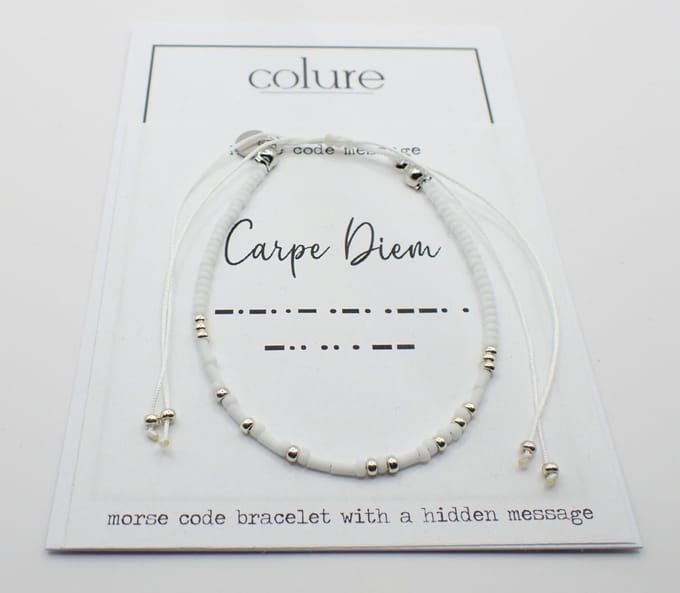 Colure® morse code armband glanzendwit Carpe Diem