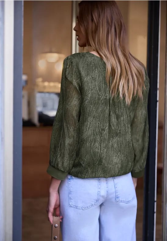 Blouse met lange mouwen en V-hals in chiffon