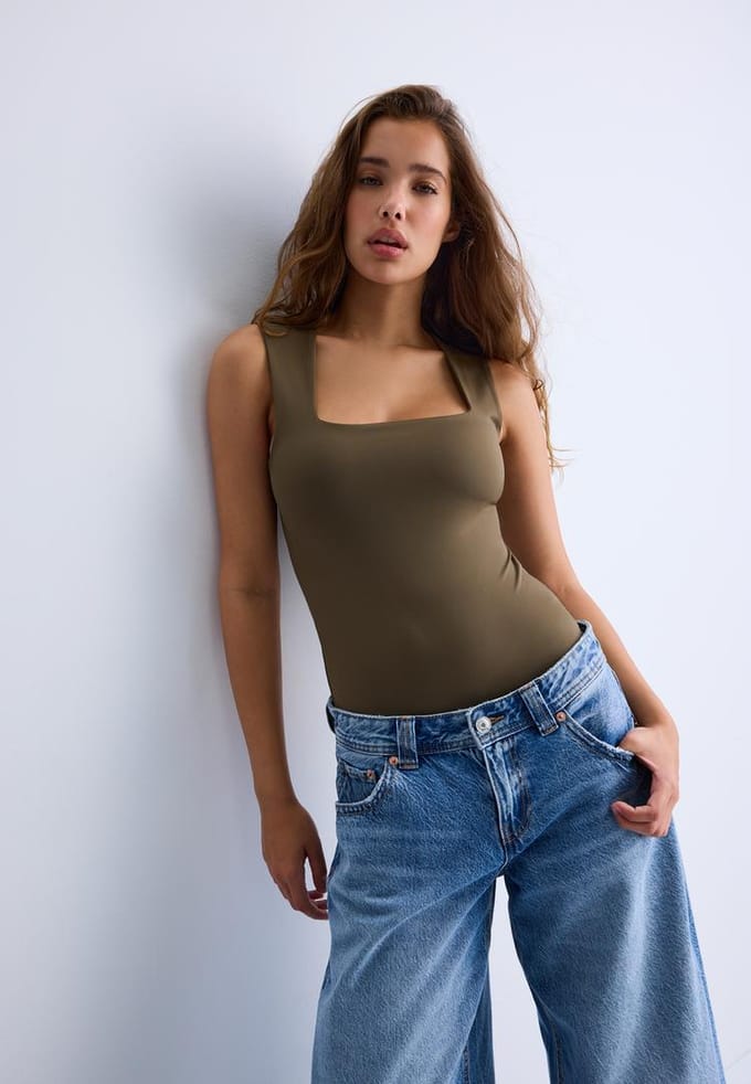 Stradivarius Body polyamide vierkante halslijn  Kaki S