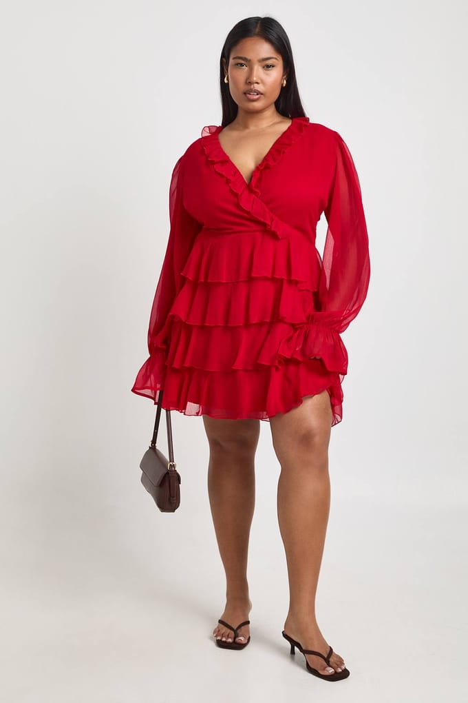 boohoo Dames Plus Ruffle Wrap Skater Jurk | Rood | Maat: 44