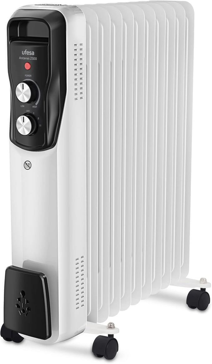 Olieradiator met 11 Ribben en 2500W Vermogen, Verstelbare Thermostaat en Wielen