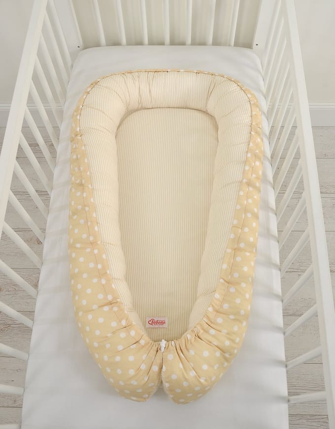 Babynest dubbelzijdig Premium Cocoon voor baby's BOBONO - witte stippen op beige/beige stroken