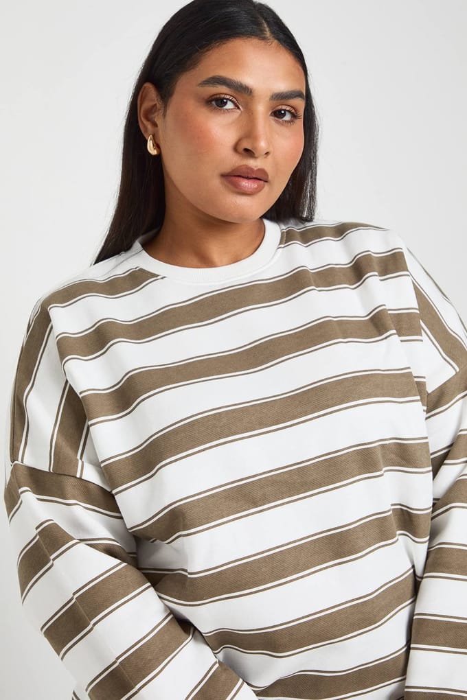 boohoo Dames Plus Gestreept Oversized Sweatshirt | Beige | Maat: 44