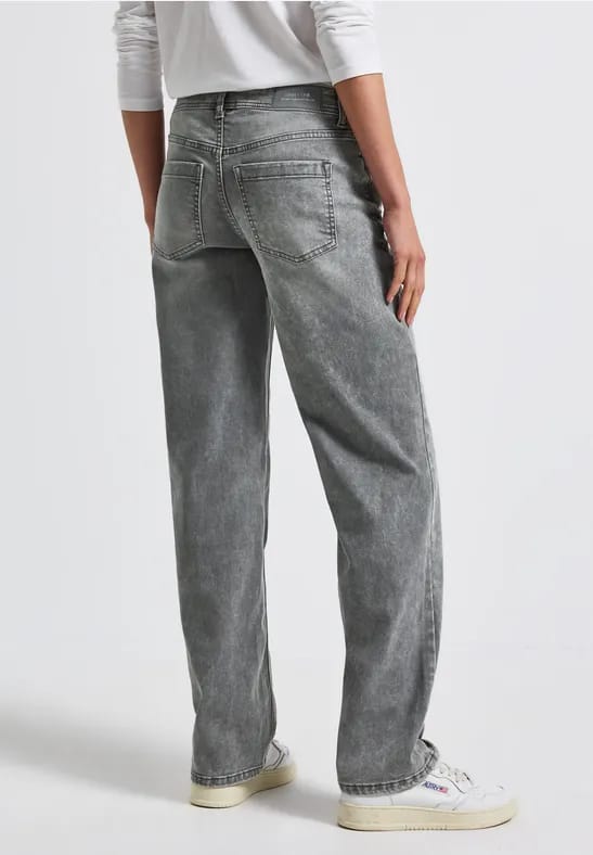 Straight Legs jeans