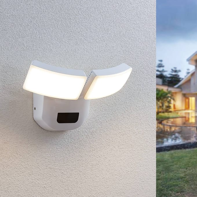 Lindby LED buiten wandlamp Nikias, 30 cm, sensor, 2-lamps, wit