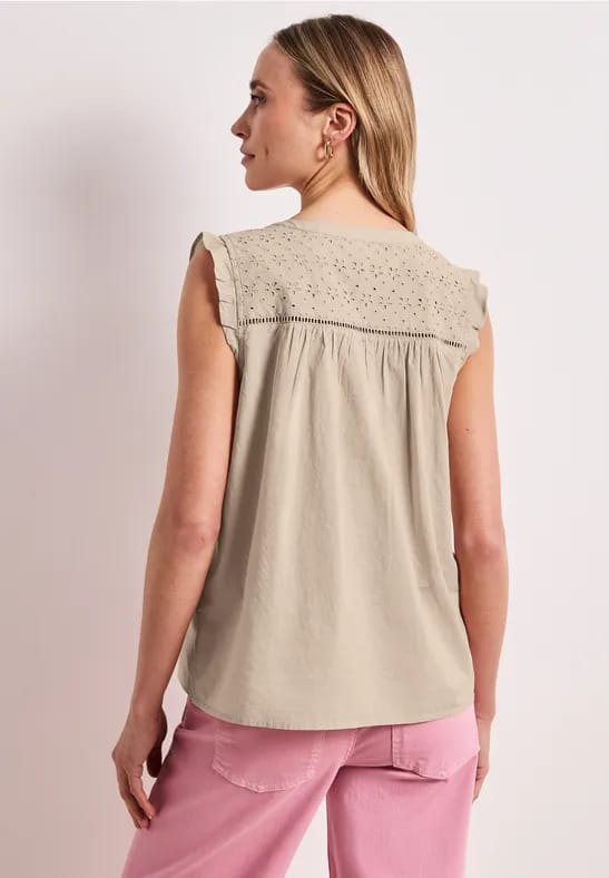 Blousetop met gespleten hals en shiffley-details