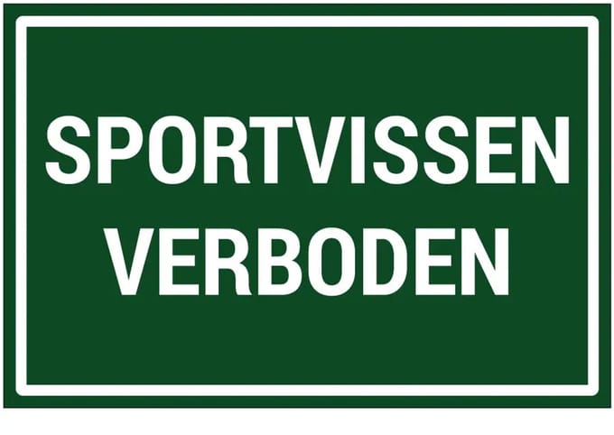 Sportvissen verboden sticker | 30 x 20 cm