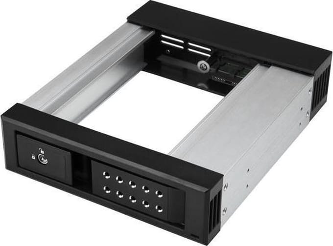 StarTech.com 5.25 Aan 3.5 Hard Drive Hot Swap Bay - For 3.5" SATA/SAS Drives - ramme