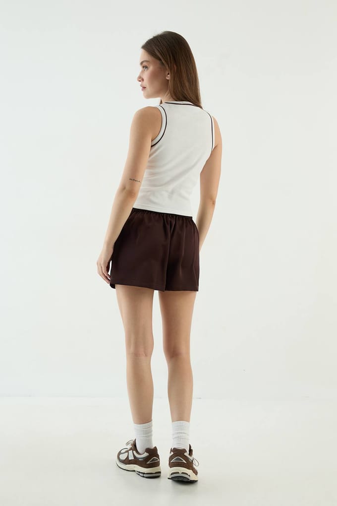 Dames Dsgn Studio Satijnen Short Met Trekkoord In De Taille | Chocolate | Maat: Small
