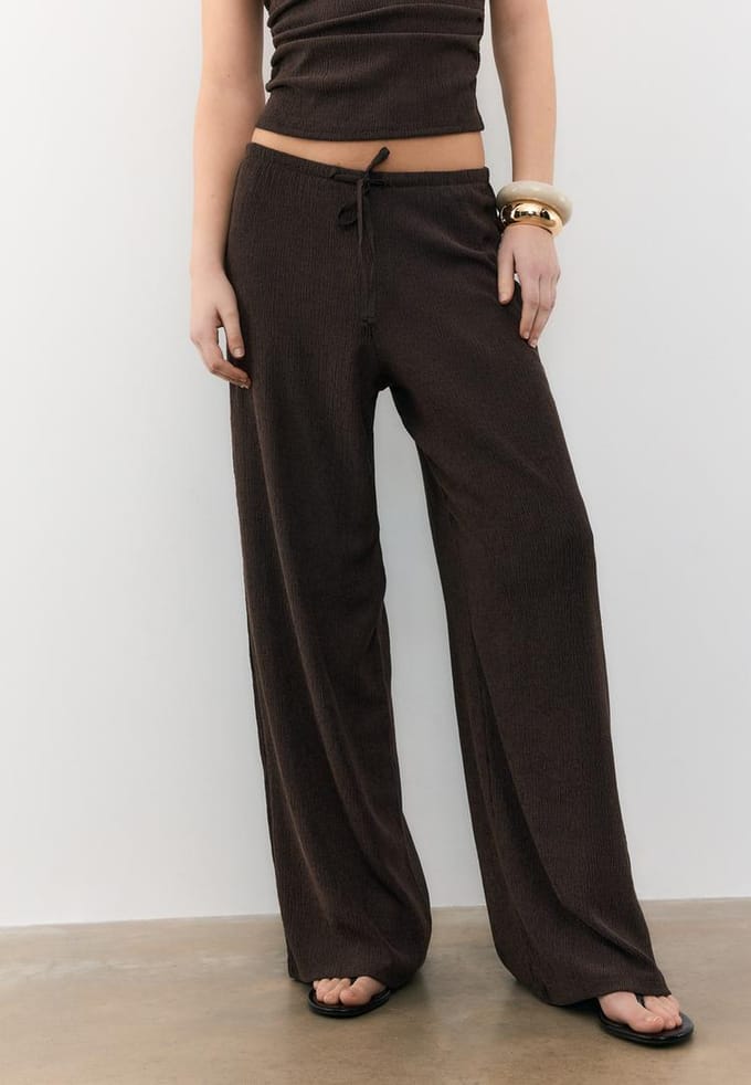 Stradivarius Rechte broek met kreukeffect  Bruin M