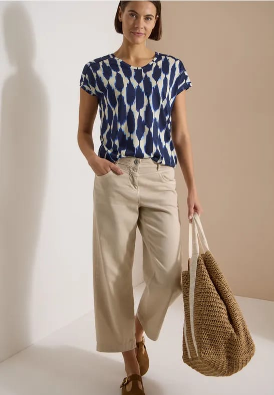 Shirt met V-hals en kanten detail