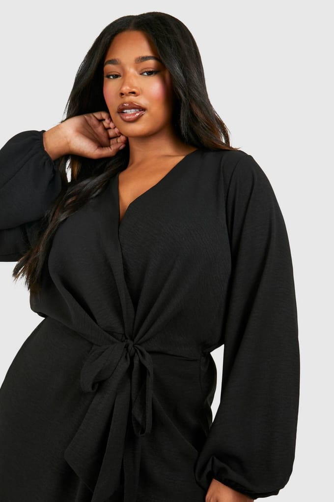 boohoo Dames Plus Gestructureerde Maxi-Jurk met Strikdetail | Black | Maat: 20