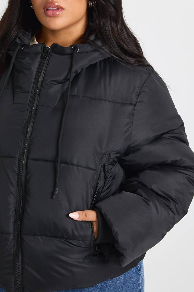 boohoo Dames Plus Capuchon Gewatteerde Puffer Jas | Zwart | Maat: 46
