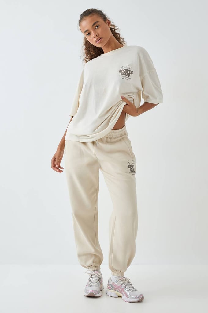 Dames DSGN Studio Sports Bubble Slogan Oversized T-shirt | Steen | Maat: Medium