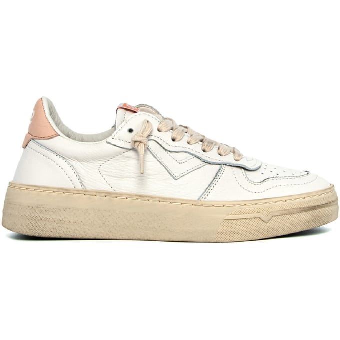 4b12 Witte sneakers