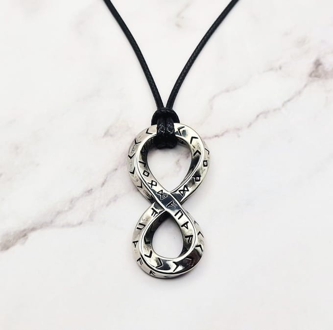Mei's - Viking Rune Infinity - ketting heren - runen - RVS zwart