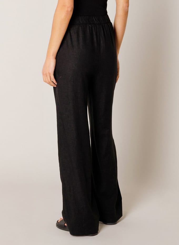 BASE LEVEL Yul Pants - Black - maat 44
