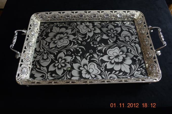 Luxe Dienblad met Bloemmotief – Klassiek en Elegant Design