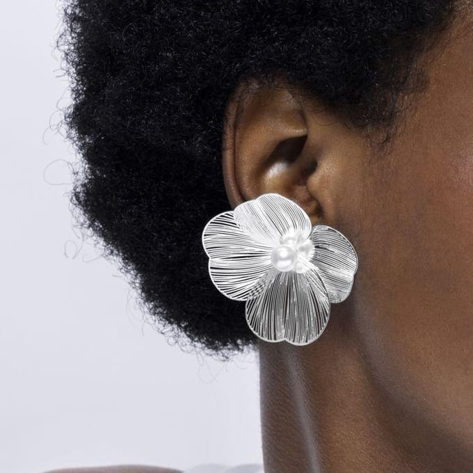 Luxenter Witte Parel Oorbellen Gerhodineerd - Leina