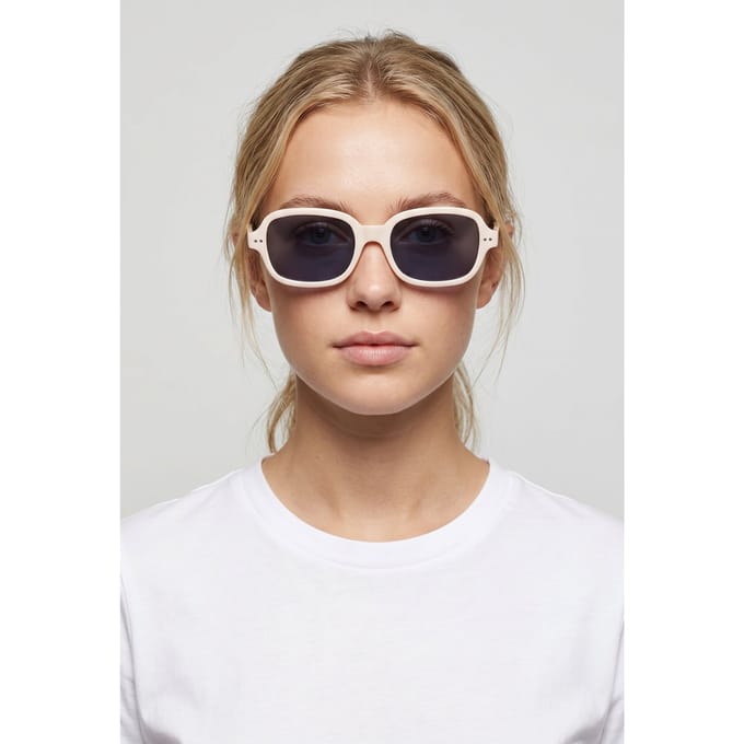 & Other Stories Keri Sunglasses White Maat: OS | Zonnebrillen Outlet | Dames | Wit